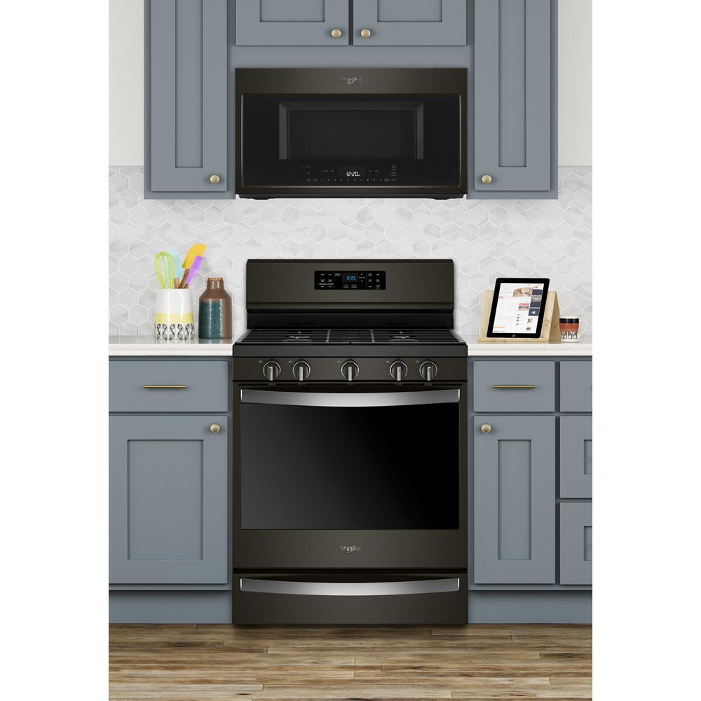 Whirlpool 5.8 cu. ft. Freestanding Gas Range with Frozen Bake™ Technology