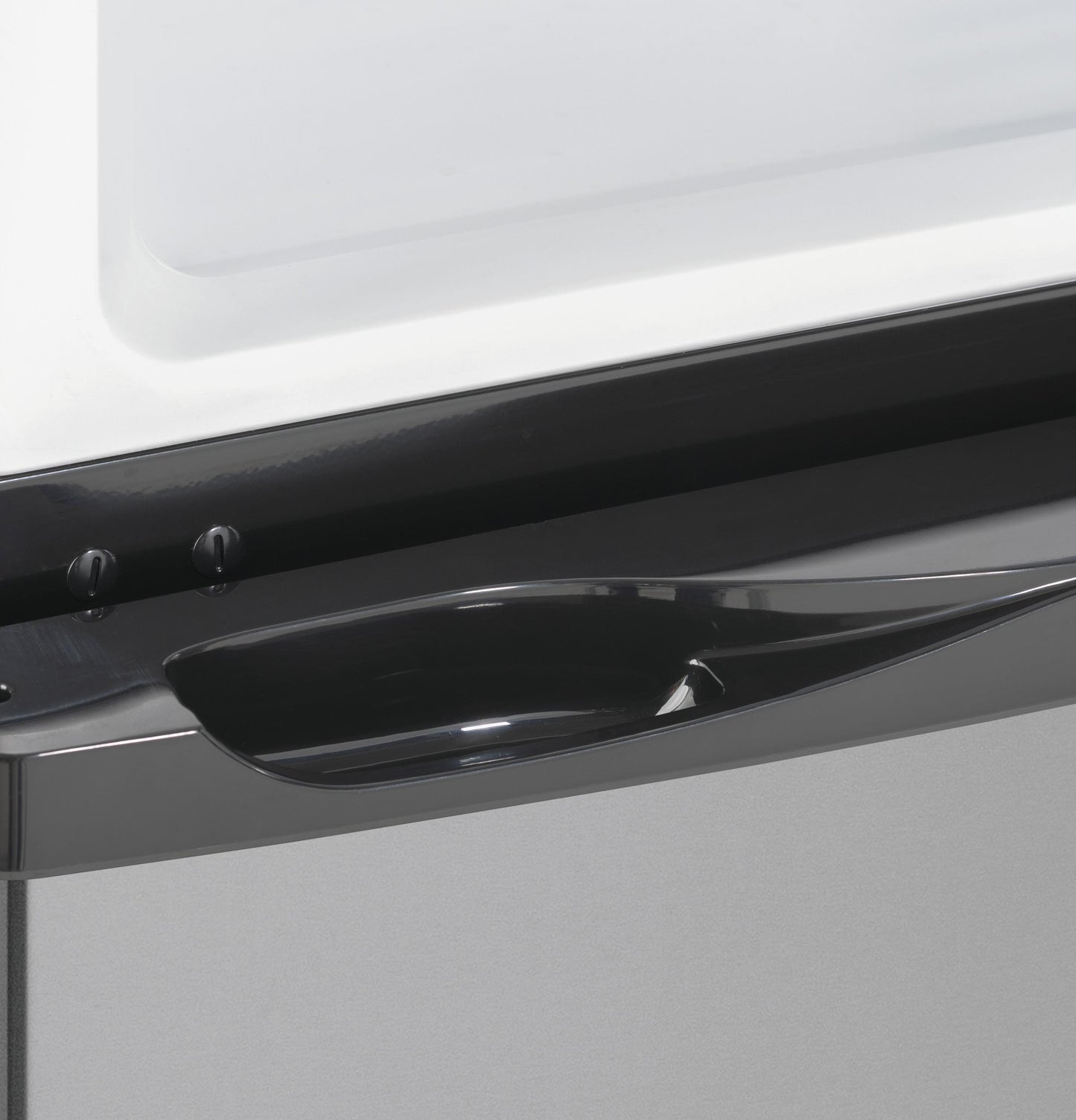 GPV10FSNSB GE® 9.8 Cu. Ft. 12 Volt DC Power Top-Freezer Refrigerator