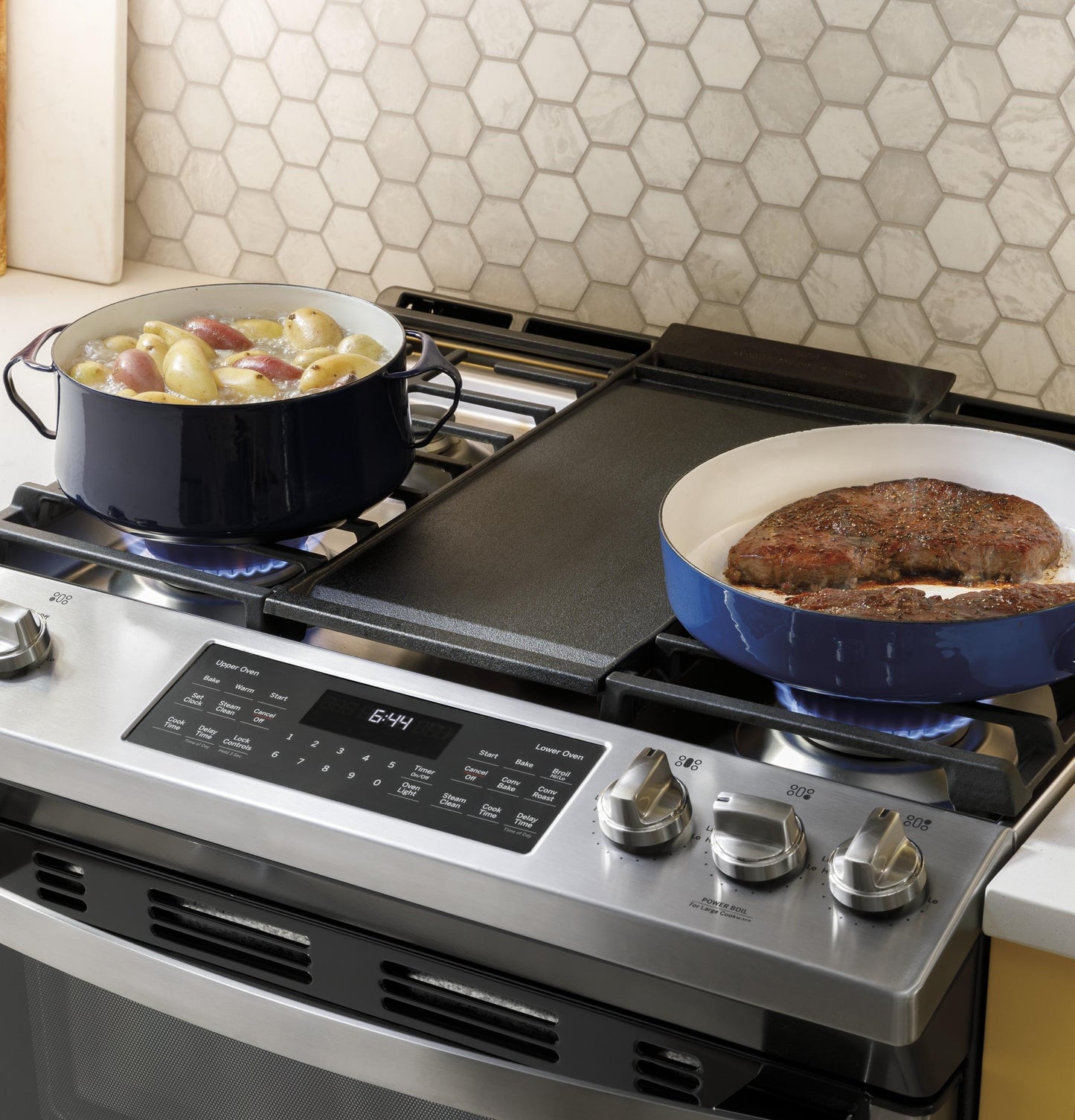 JGSS86SPSS GE 30" Slide-In Front Control Gas Double Oven Range