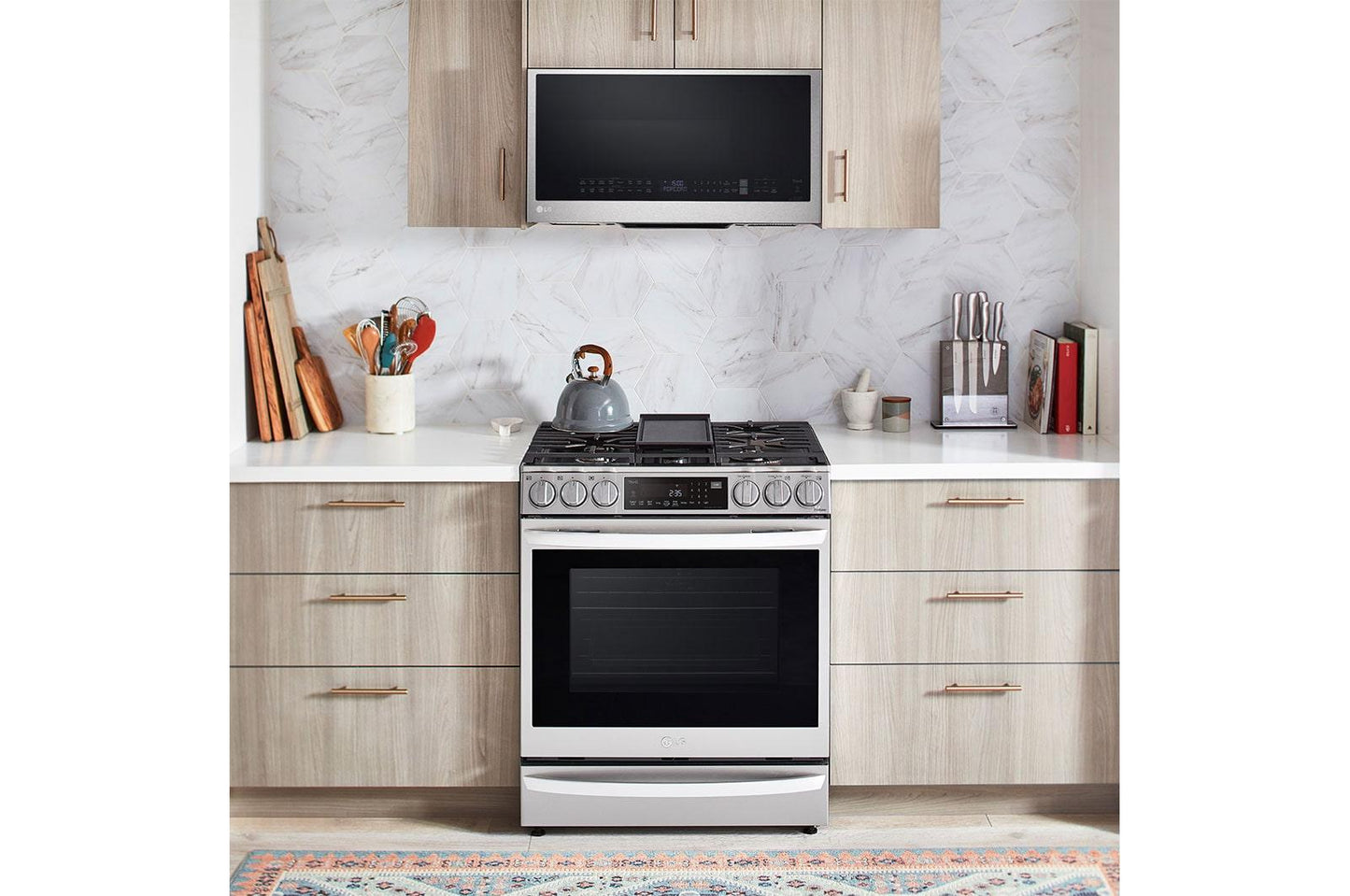 Lg MHEC1737F 1.7 cu. ft. Smart Over-the-Range Convection Microwave with Air Fry