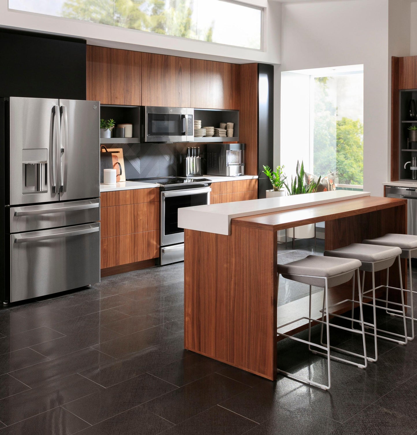 PSS93YPFS GE Profile™ 30" Smart Slide-In Electric Convection Fingerprint Resistant Range with No Preheat Air Fry