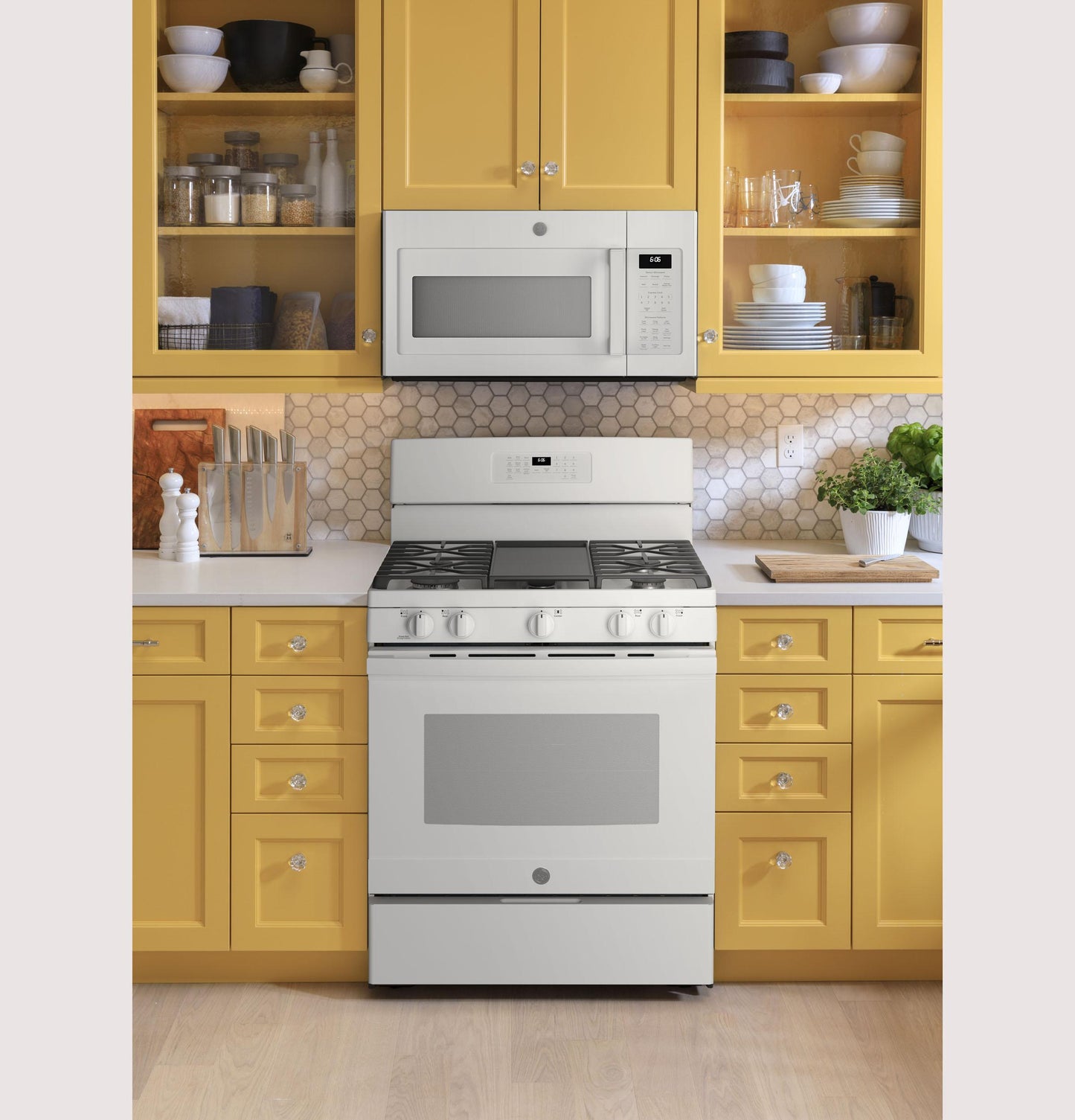 GE® 30" Free-Standing Gas Range