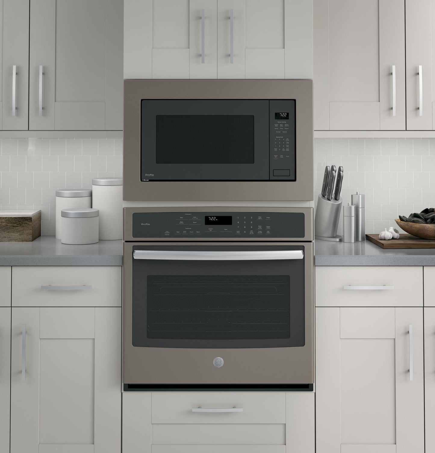 PEB7227ANDD GE Profile™ 2.2 Cu. Ft. Built-In Sensor Microwave Oven
