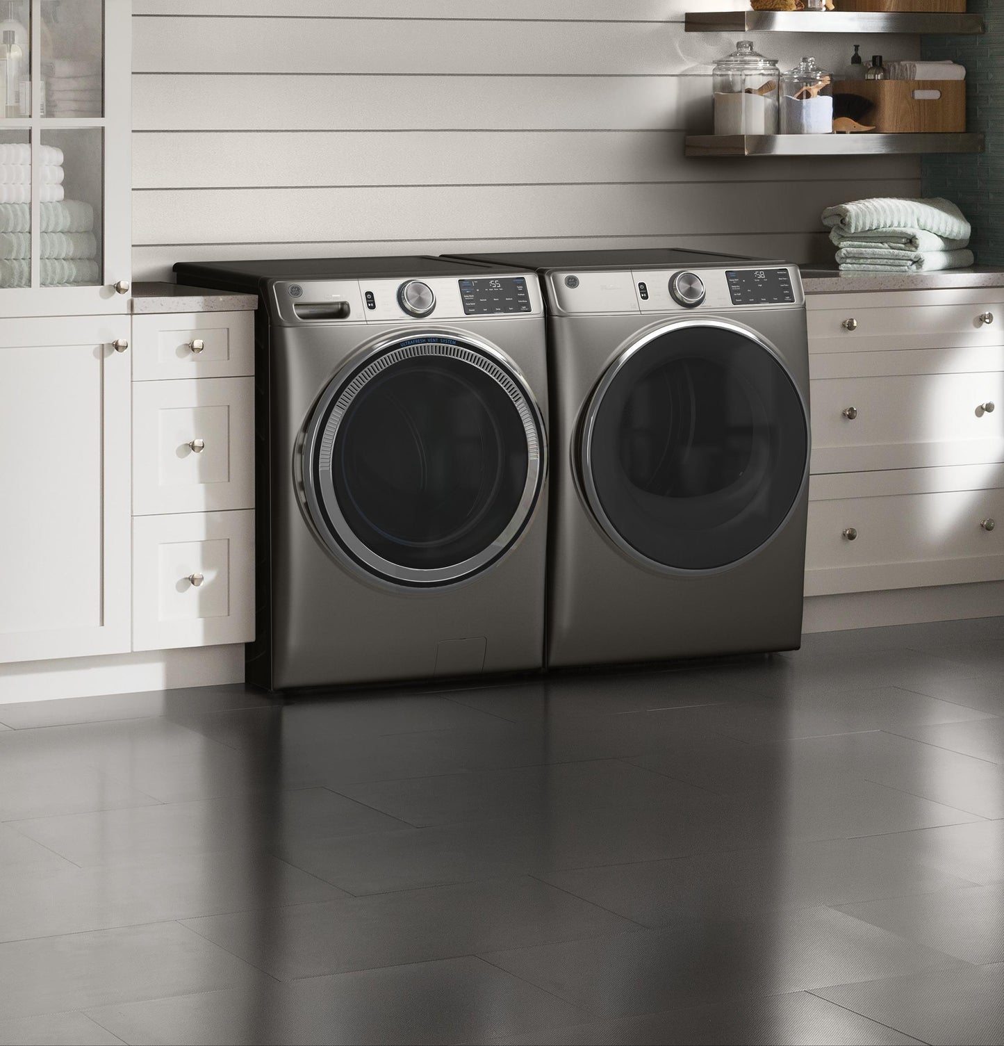 GE® 7.8 cu. ft. Capacity Smart Front Load Gas Dryer with Steam and Sanitize Cycle