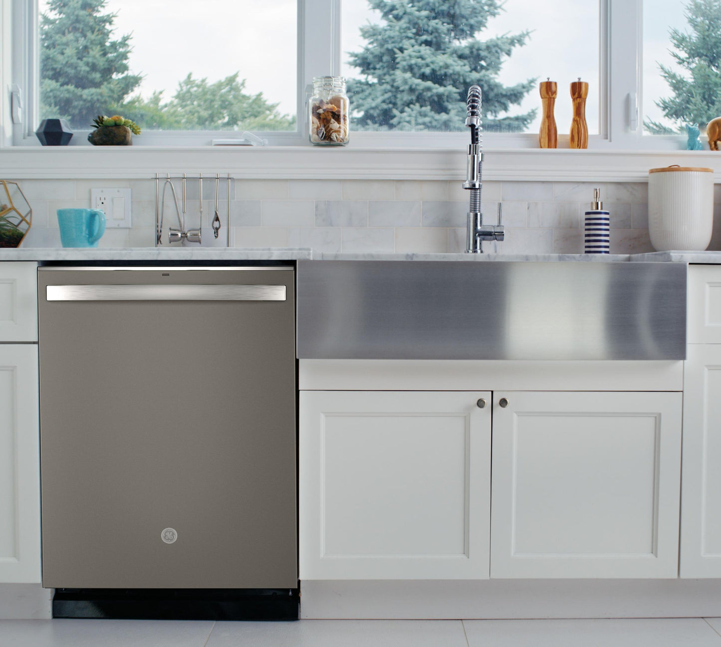 GE® ENERGY STAR® Top Control with Stainless Steel Interior Dishwasher with Sanitize Cycle & Dry Boost with Fan Assist