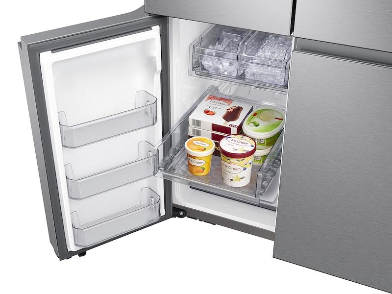 29 cu. ft. Smart 4-Door Flex™ Refrigerator with Family Hub™ and Beverage Center in Stainless Steel