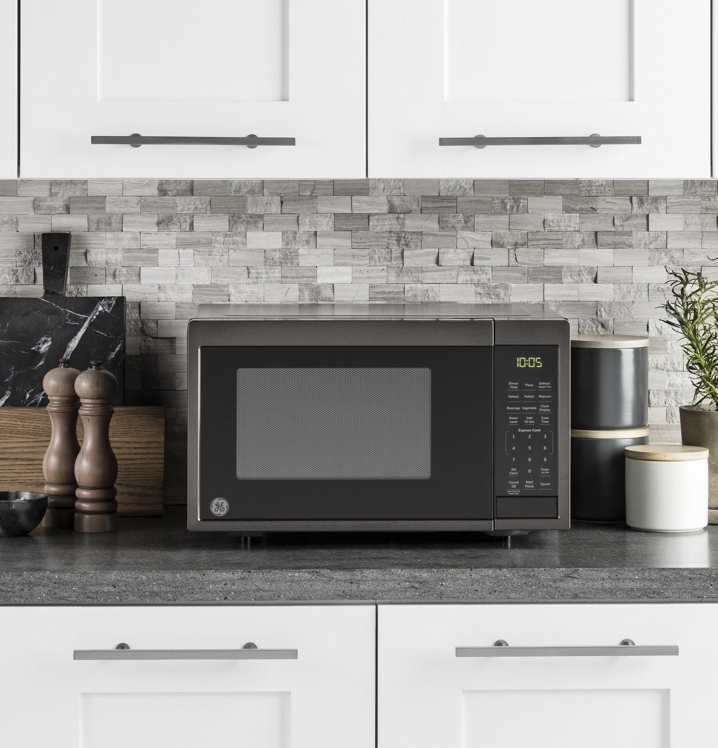GE® 0.9 Cu. Ft. Capacity Countertop Microwave Oven