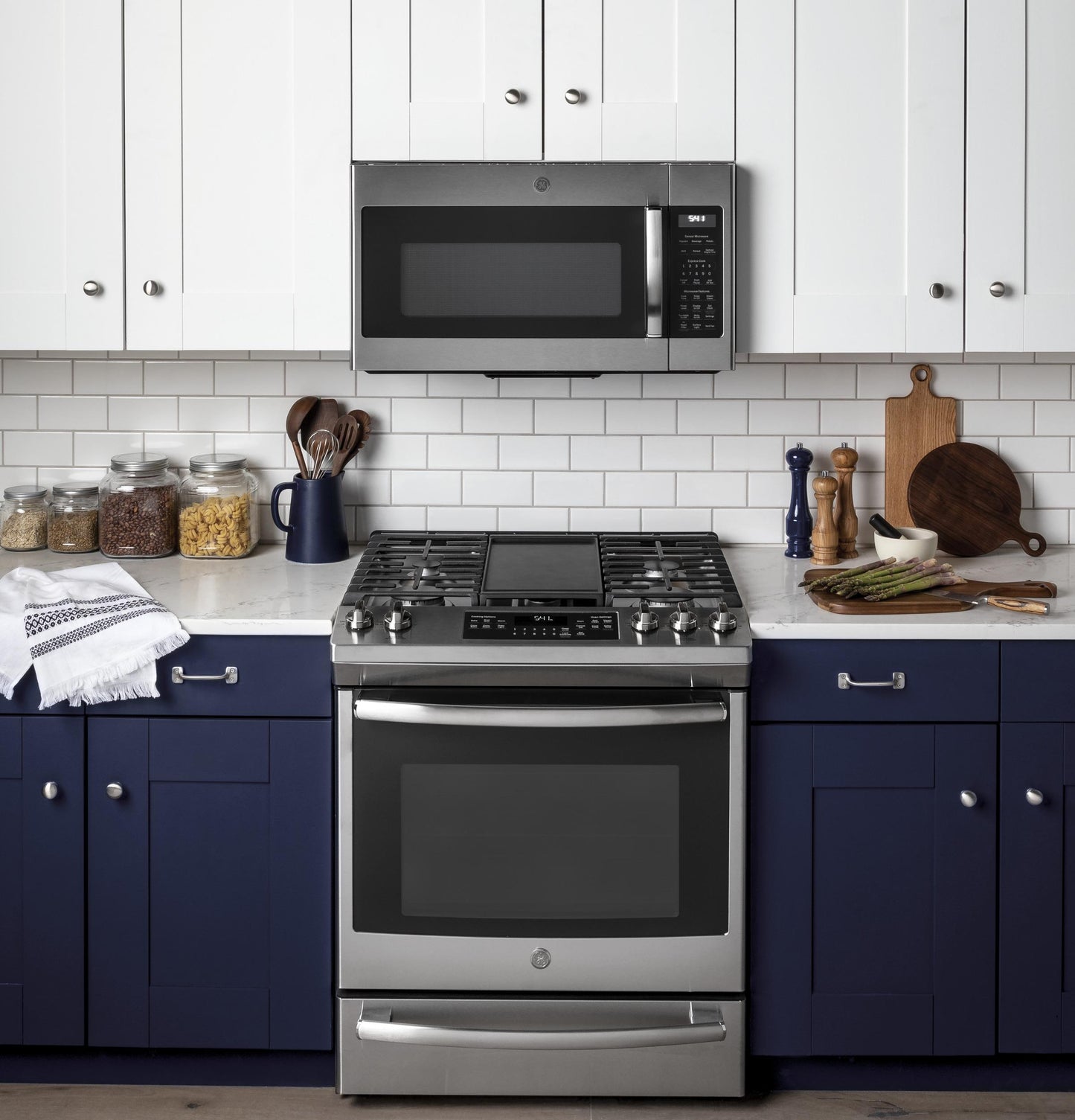 JVM7195SKSS GE® 1.9 Cu. Ft. Over-the-Range Sensor Microwave Oven