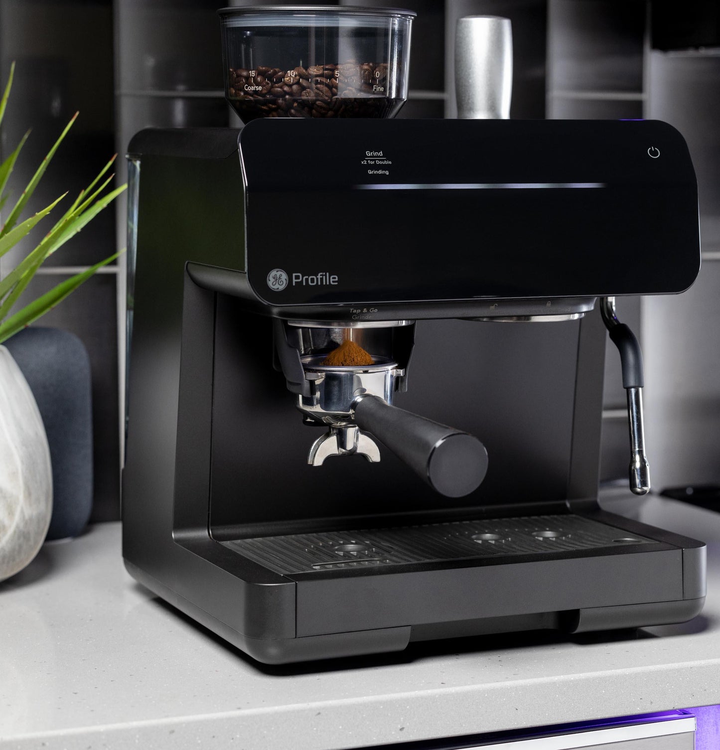 P7CESAS6RBB GE Profile™ Semi Automatic Espresso Machine + Frother