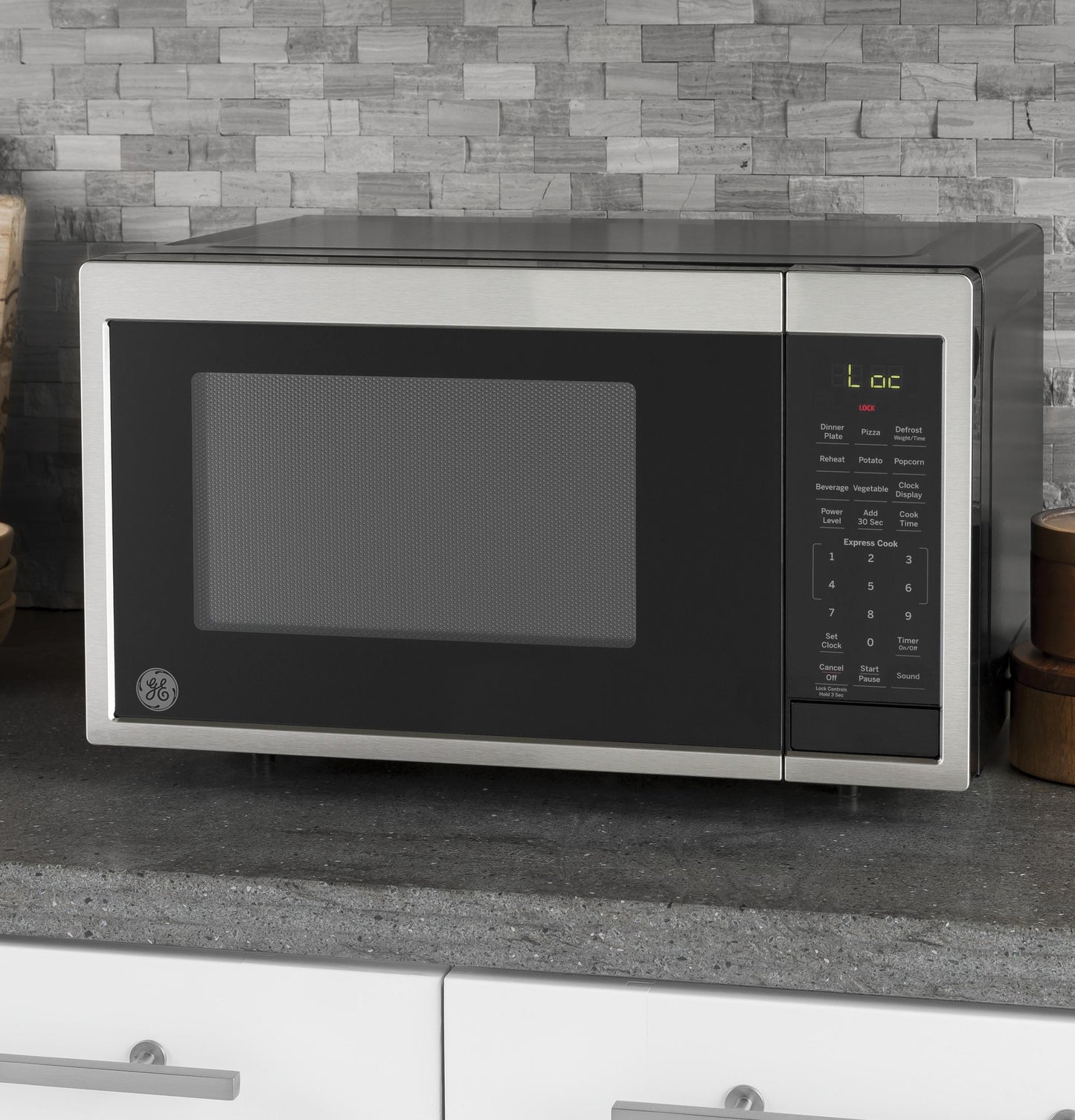 GE® 0.9 Cu. Ft. Capacity Countertop Microwave Oven
