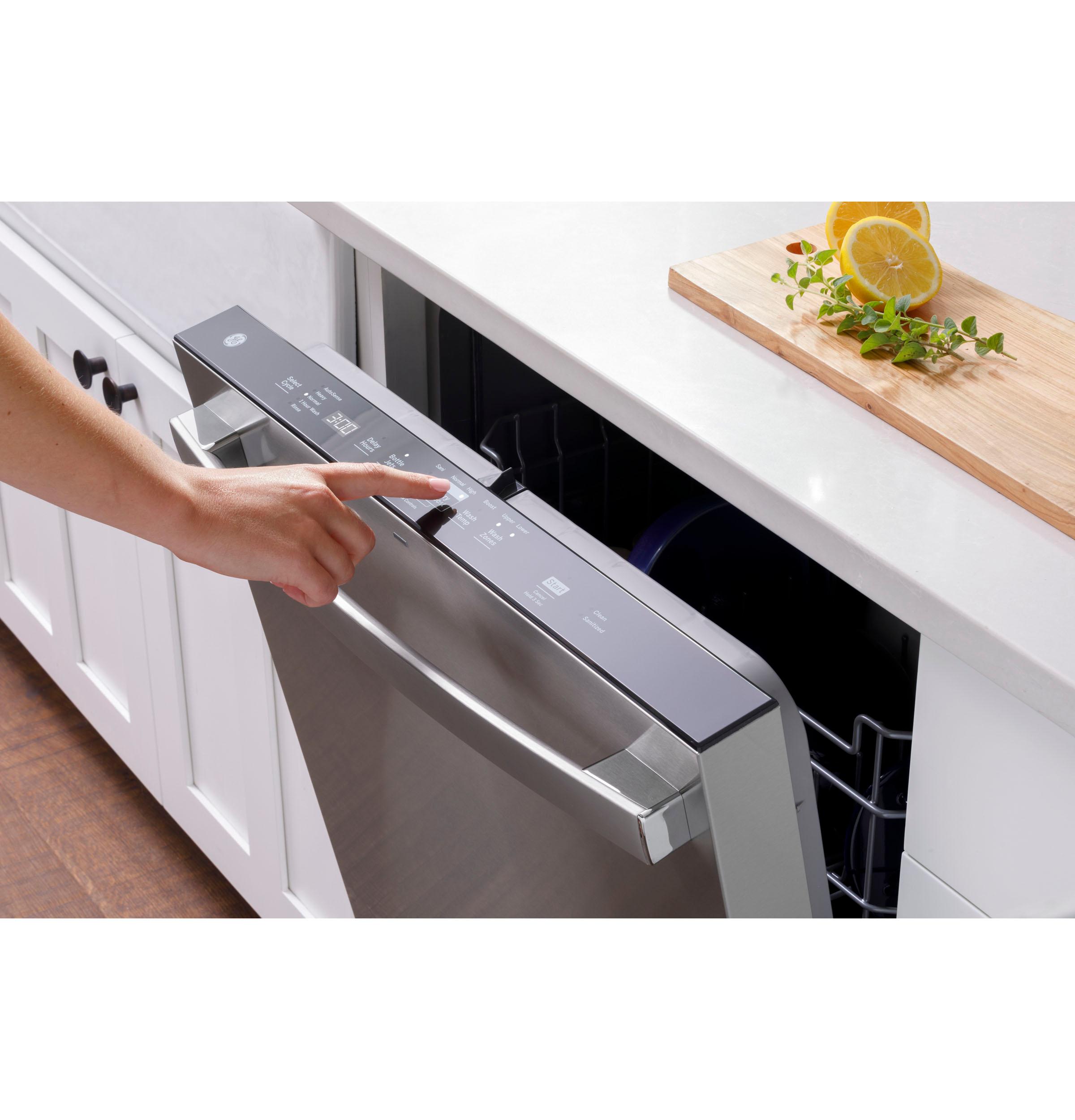 GDT630PMRES GE® ENERGY STAR® Top Control with Plastic Interior Dishwasher with Sanitize Cycle & Dry Boost