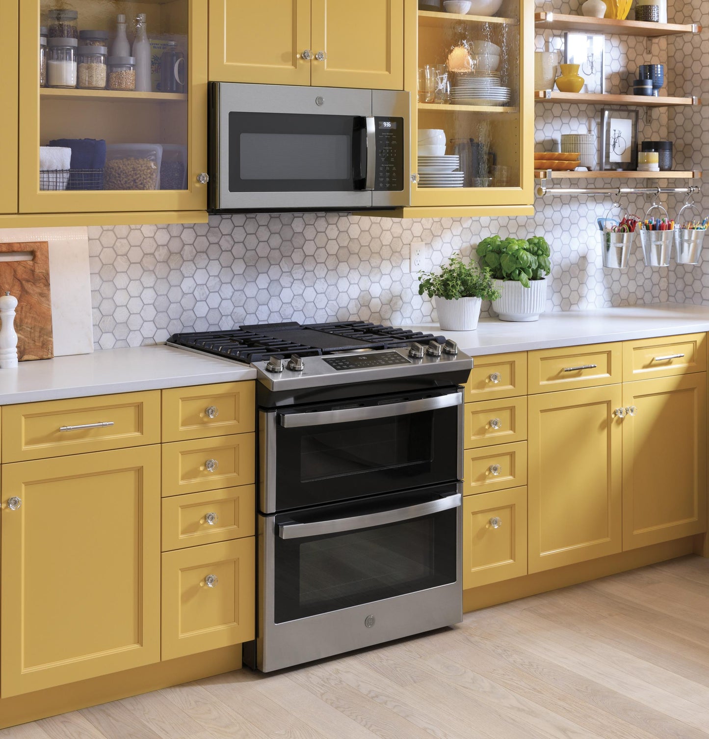 JGSS86SPSS GE 30" Slide-In Front Control Gas Double Oven Range
