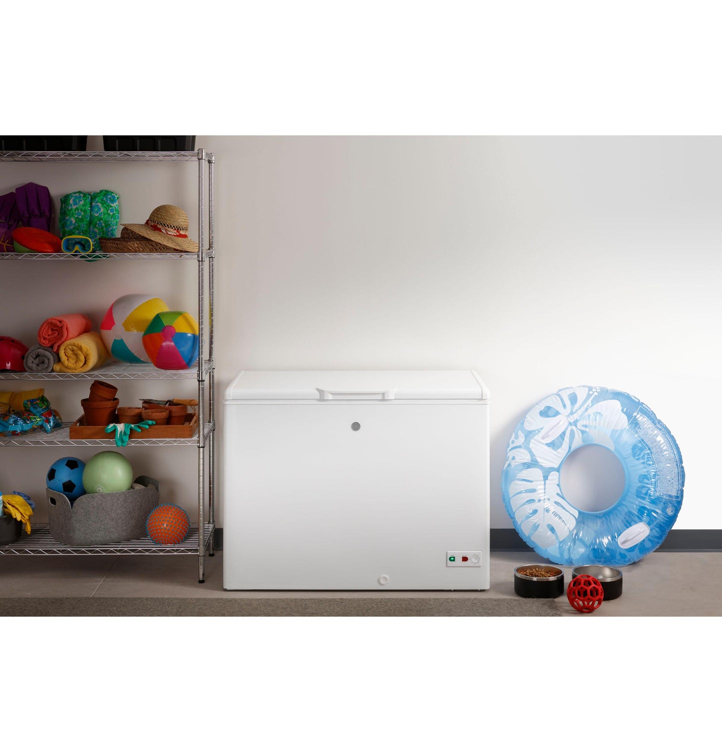 FCM11SRWW GE® 10.7 Cu. Ft. Manual Defrost Chest Freezer