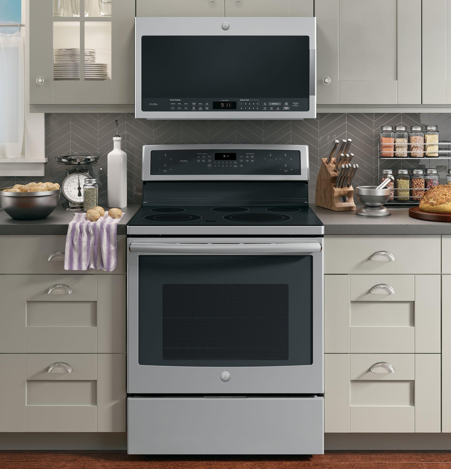 PVM9005SJSS GE Profile™ 2.1 Cu. Ft. Over-the-Range Sensor Microwave Oven