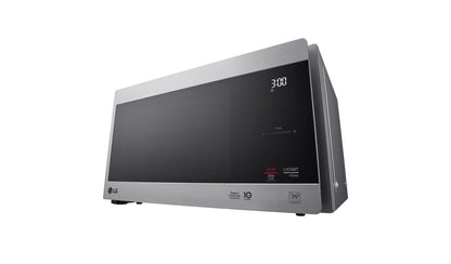 Lg 0.9 cu. ft. NeoChef™ Countertop Microwave with Smart Inverter and EasyClean®