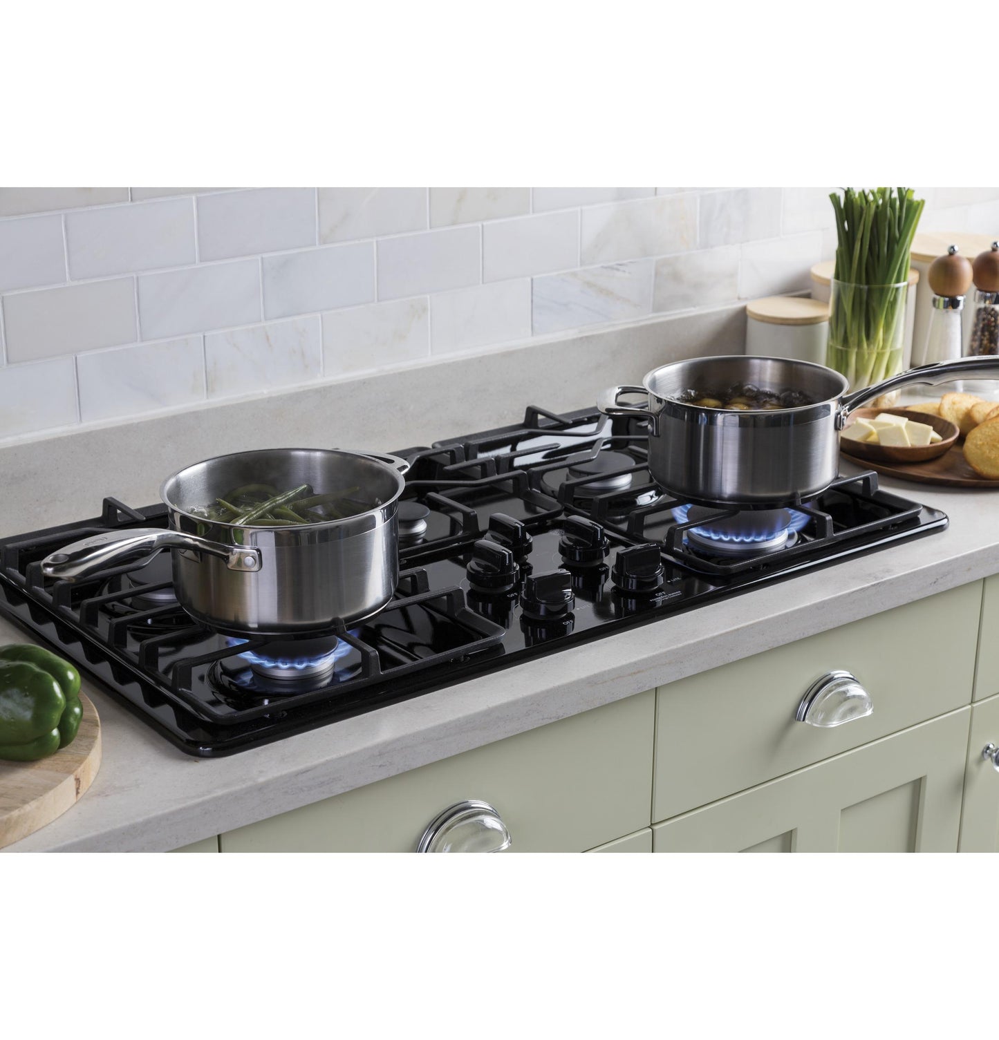 JGP3036DLBB GE® 36" Built-In Gas Cooktop with Dishwasher-Safe Grates