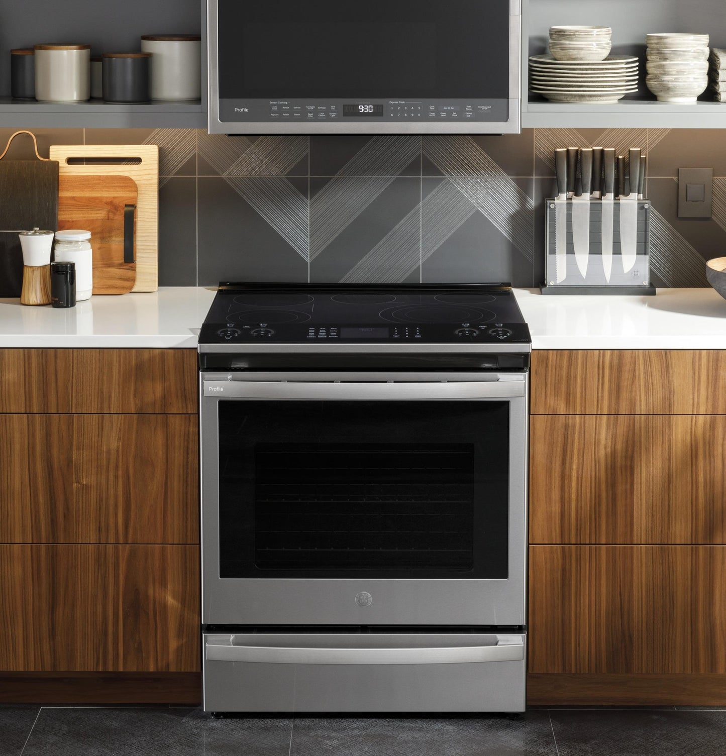 PSS93YPFS GE Profile™ 30" Smart Slide-In Electric Convection Fingerprint Resistant Range with No Preheat Air Fry