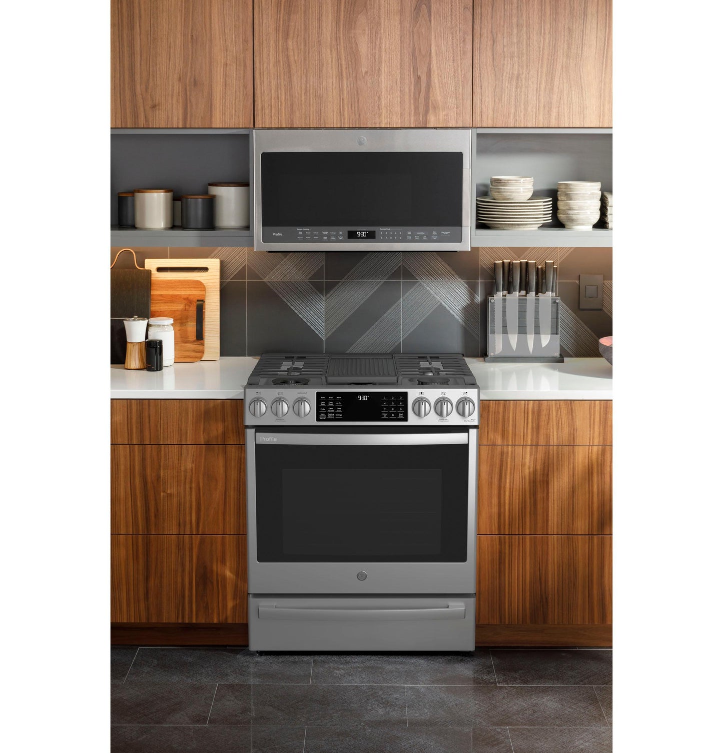 P2S930YPFS GE Profile™ 30" Smart Dual Fuel Slide-In Front-Control Fingerprint Resistant Range