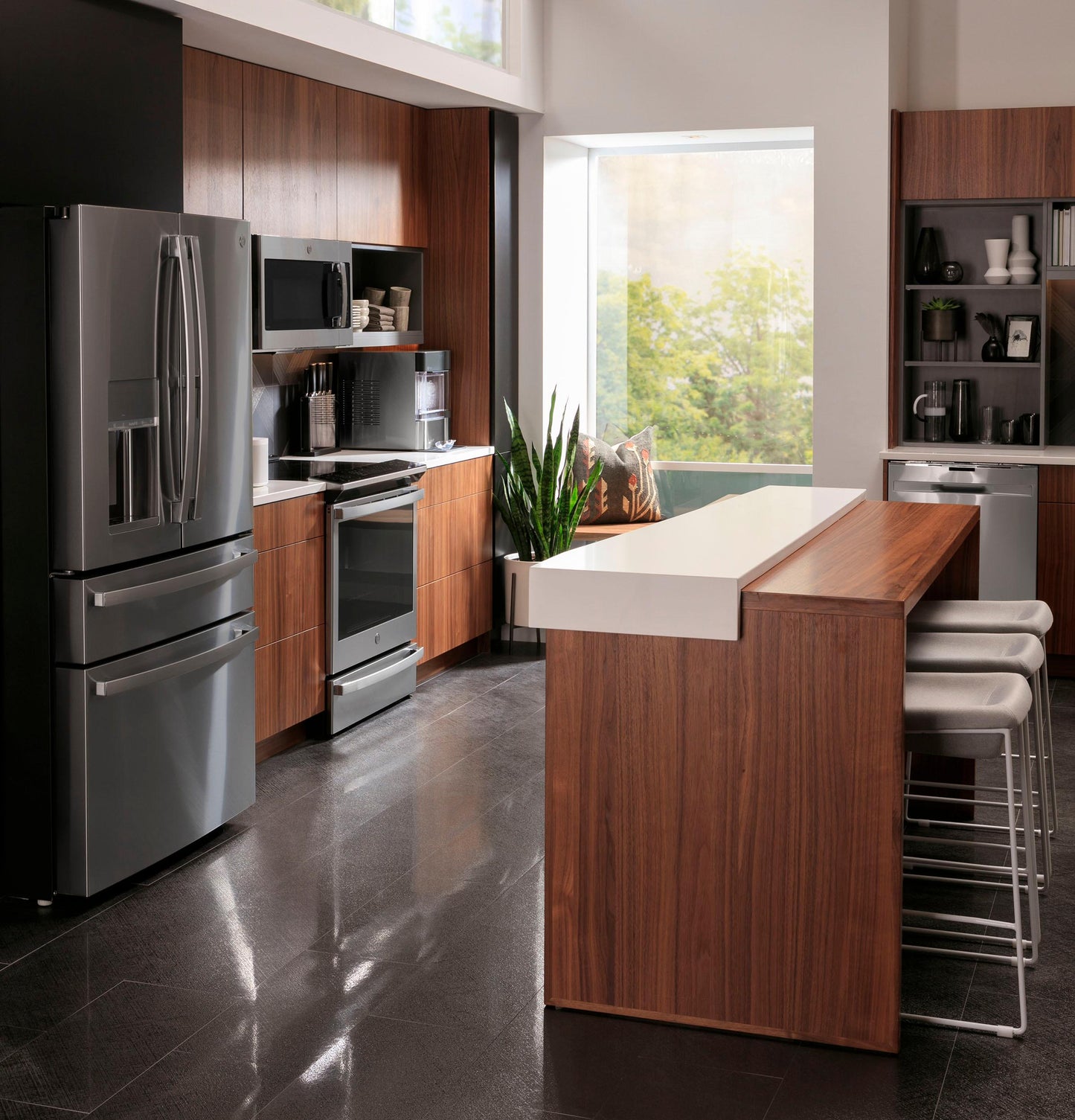 PSS93YPFS GE Profile™ 30" Smart Slide-In Electric Convection Fingerprint Resistant Range with No Preheat Air Fry
