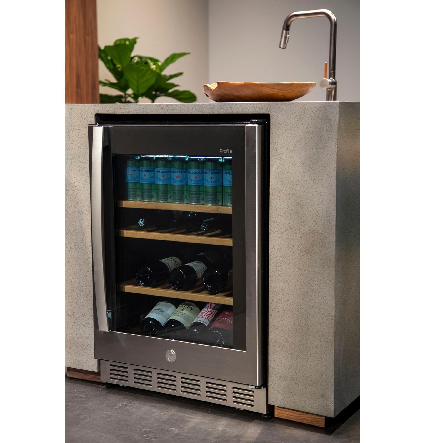 PVS06BSPSS GE Profile™ 155-Can or 52-Bottle Beverage Center