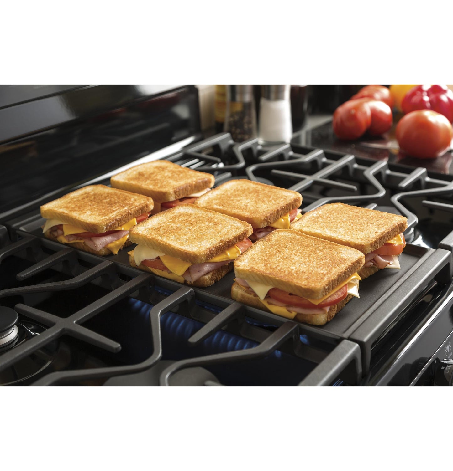 JGBS66DEKBB GE® 30" Free-Standing Gas Range