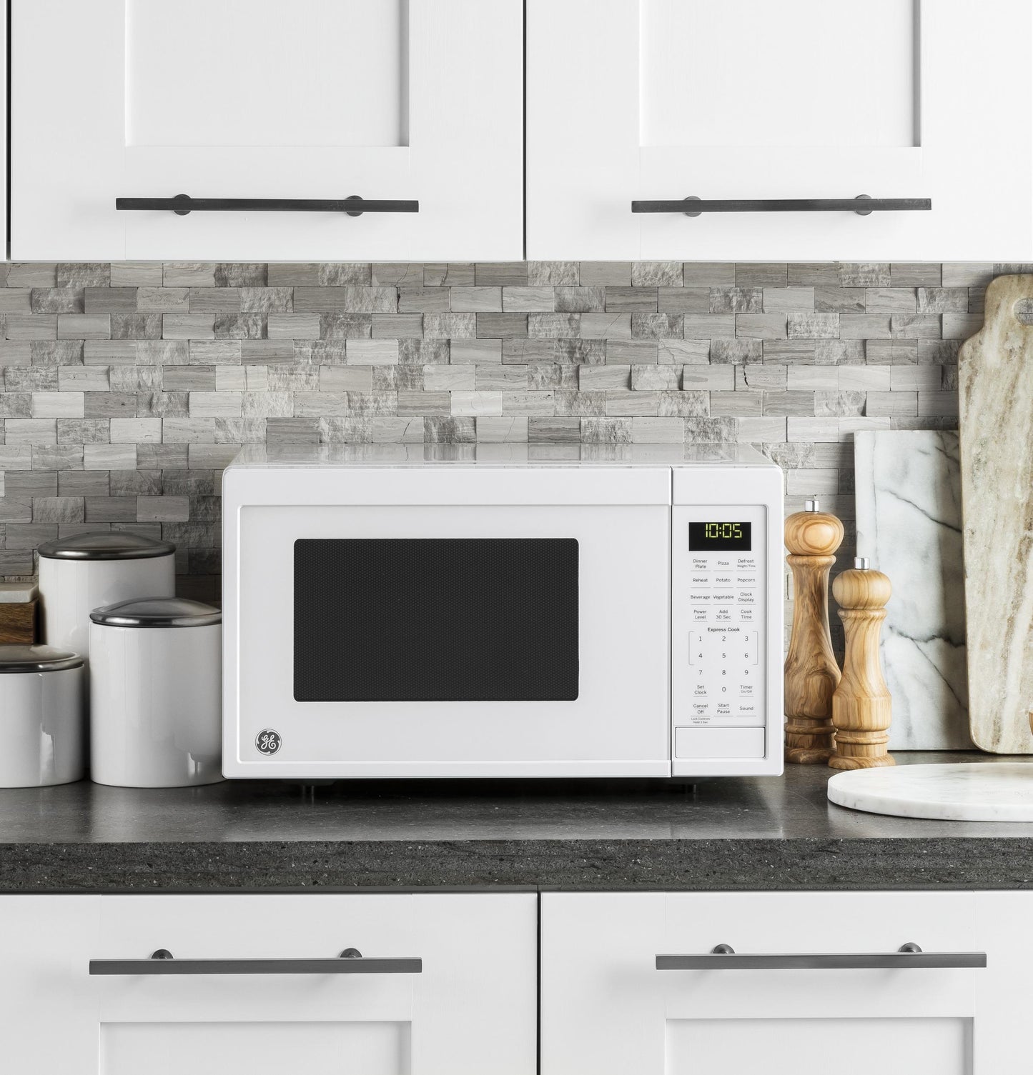 JES1095DMWW GE® 0.9 Cu. Ft. Capacity Countertop Microwave Oven