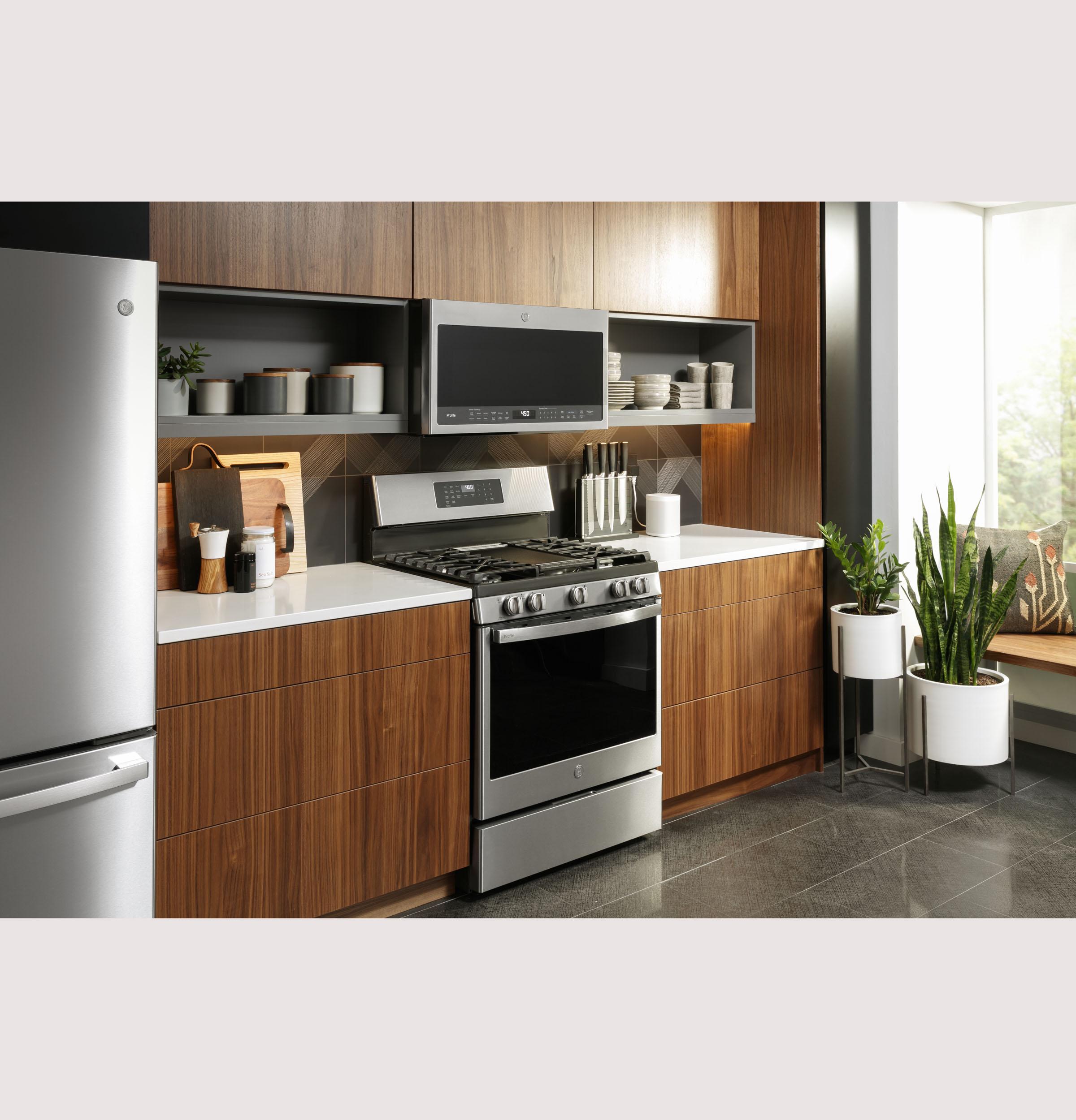 PGB935YPFS GE Profile™ Smart 30" Free-Standing Self Clean Gas Fingerprint Resistant Range with No Preheat Air Fry