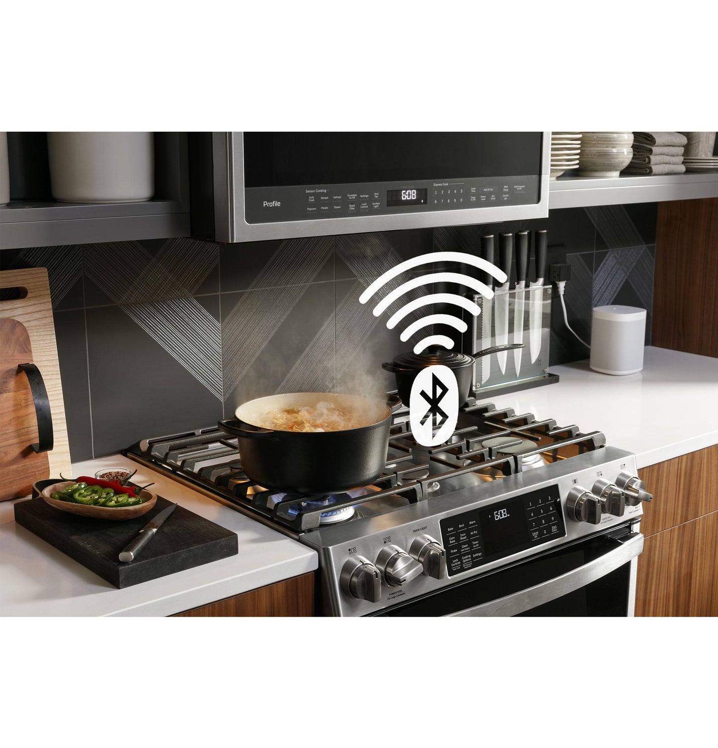 P2S930YPFS GE Profile™ 30" Smart Dual Fuel Slide-In Front-Control Fingerprint Resistant Range