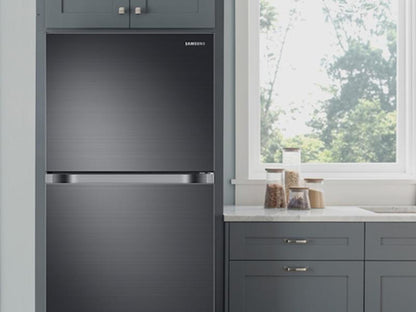 Samsung RT18M6215SG 18 cu. ft. Top Freezer Refrigerator with FlexZone™ and Ice Maker in Black Stainless Steel