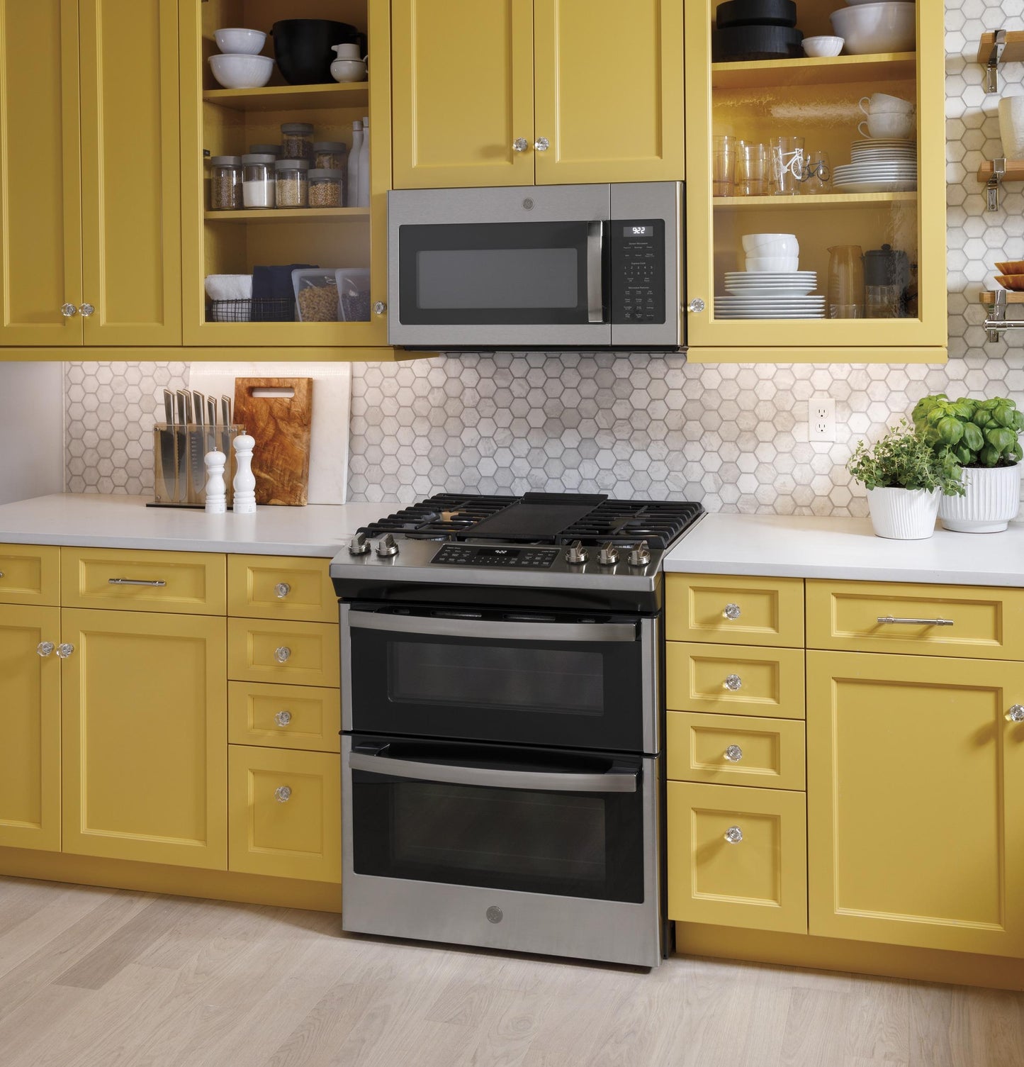 JGSS86SPSS GE 30" Slide-In Front Control Gas Double Oven Range