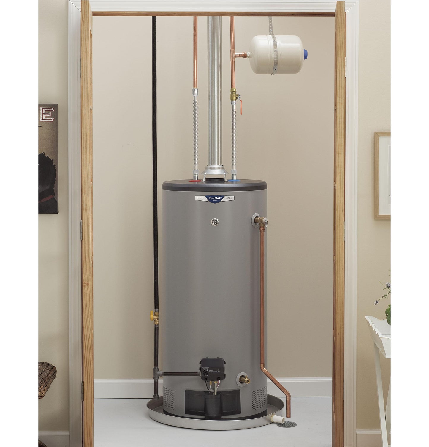 GG40S12BXR GE RealMAX Platinum 40-Gallon Short Natural Gas Atmospheric Water Heater