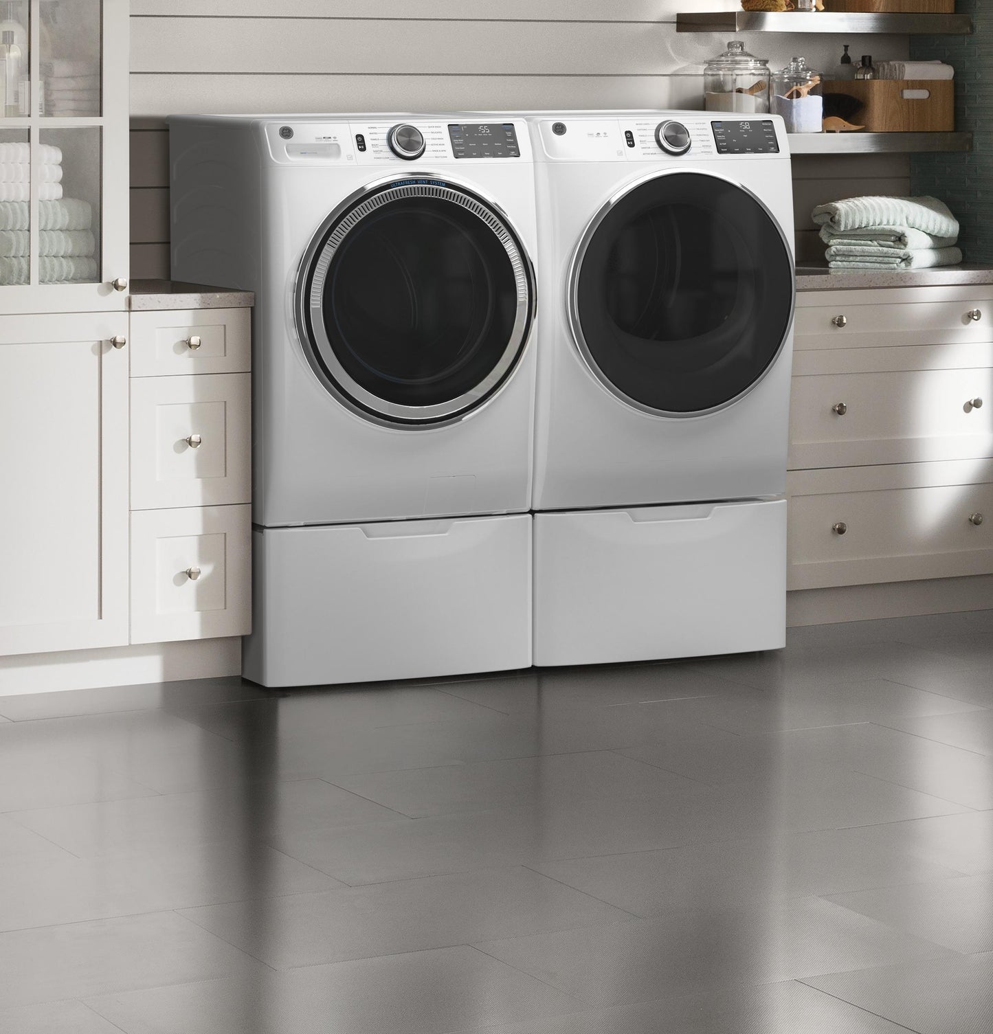 GE® 4.8 cu. ft. Capacity Smart Front Load ENERGY STAR® Steam Washer with SmartDispense™ UltraFresh Vent System with OdorBlock™ and Sanitize + Allergen