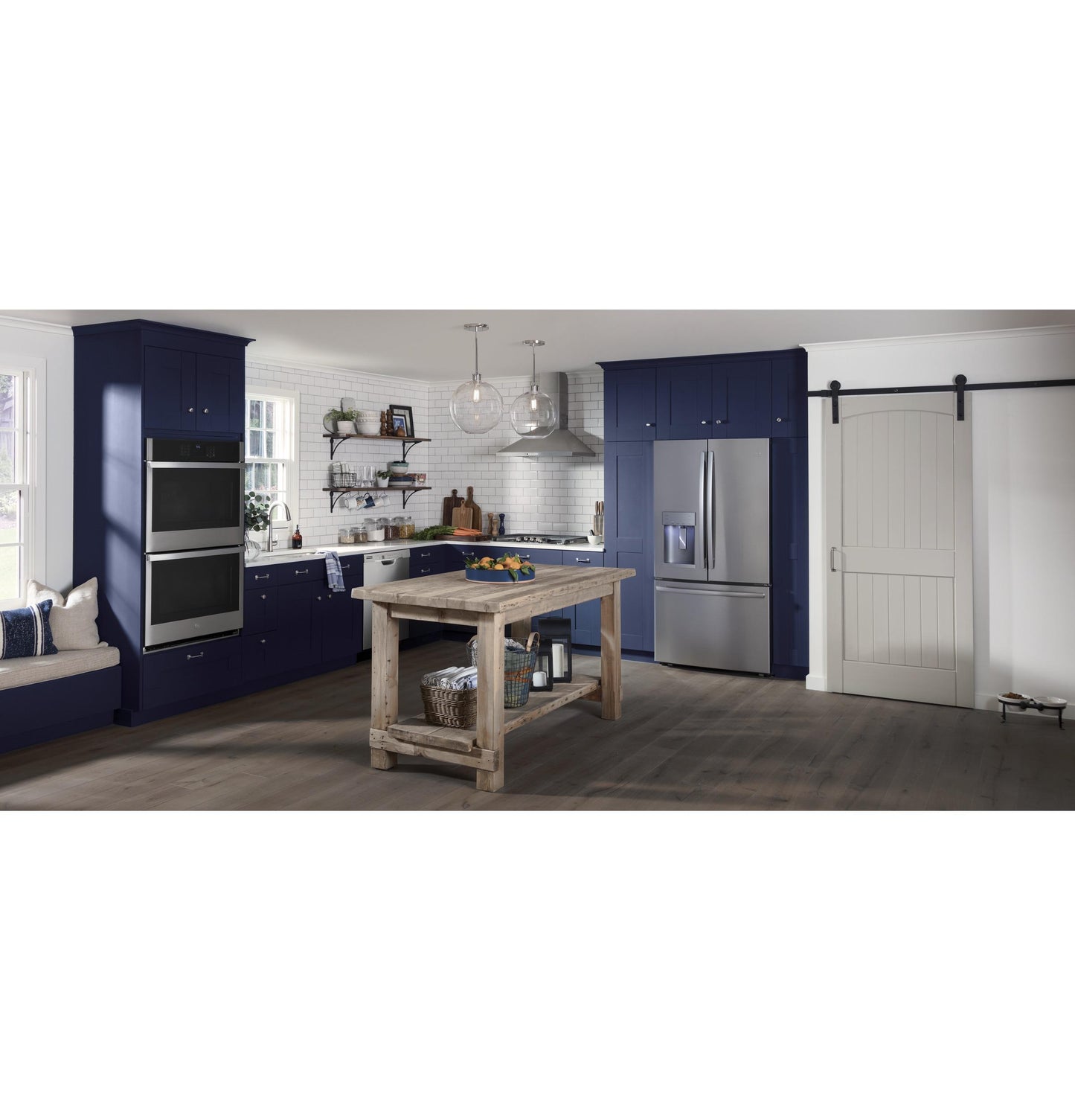 JVW5301SJSS GE® 30" Wall-Mount Pyramid Chimney Hood