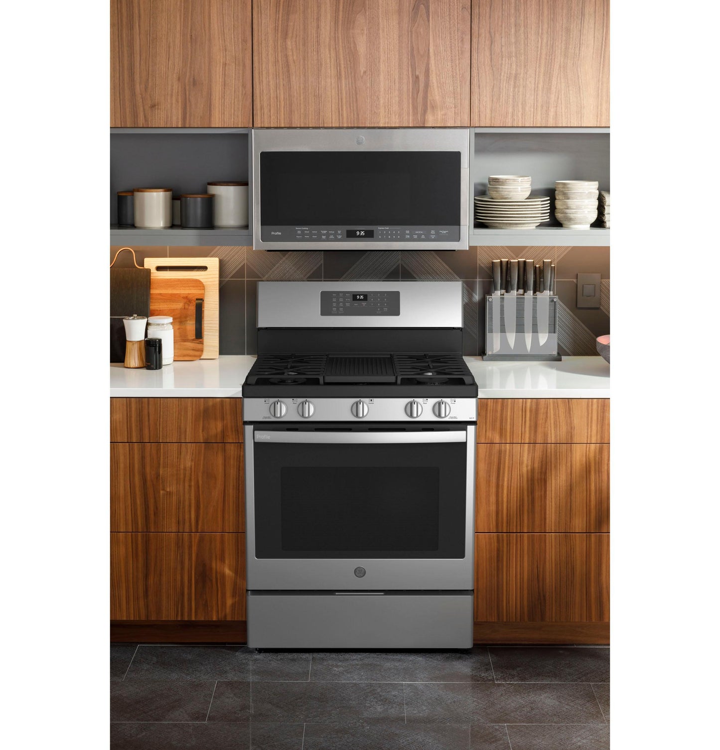 PGB935YPFS GE Profile™ Smart 30" Free-Standing Self Clean Gas Fingerprint Resistant Range with No Preheat Air Fry