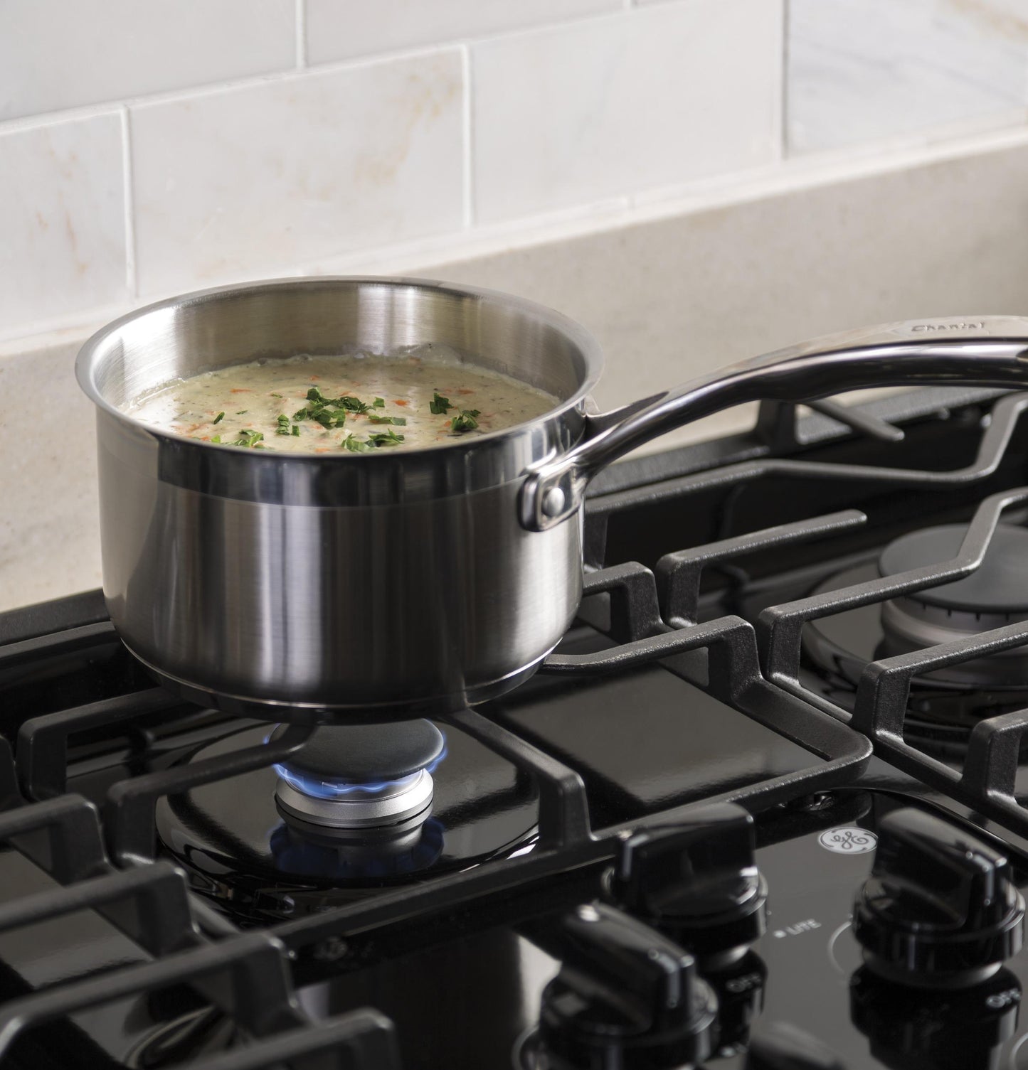 JGP3036DLBB GE® 36" Built-In Gas Cooktop with Dishwasher-Safe Grates